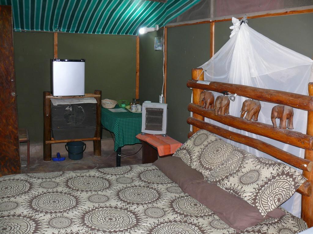 Amanzimlotzi Riverside Bush Camp Hoedspruit Ruang foto