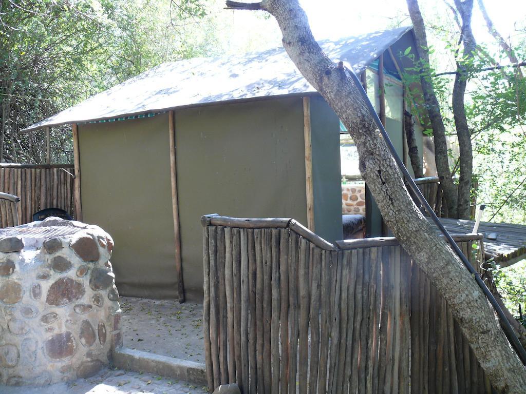 Amanzimlotzi Riverside Bush Camp Hoedspruit Ruang foto